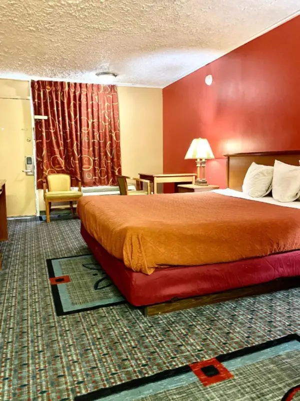 Plaza Inn Springfield 10